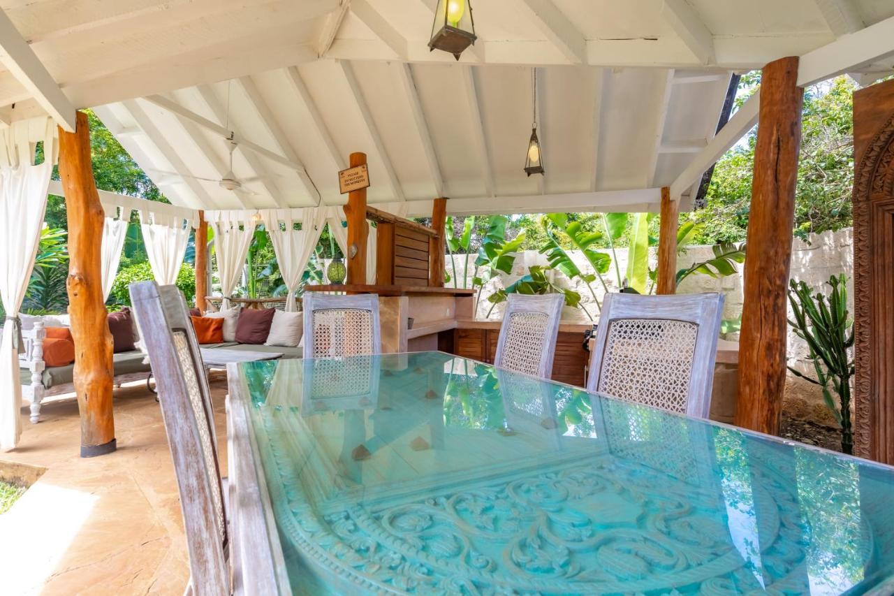 Private Pool Cottage Diani Beach Exterior photo
