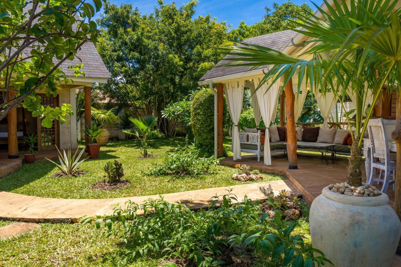 Private Pool Cottage Diani Beach Exterior photo