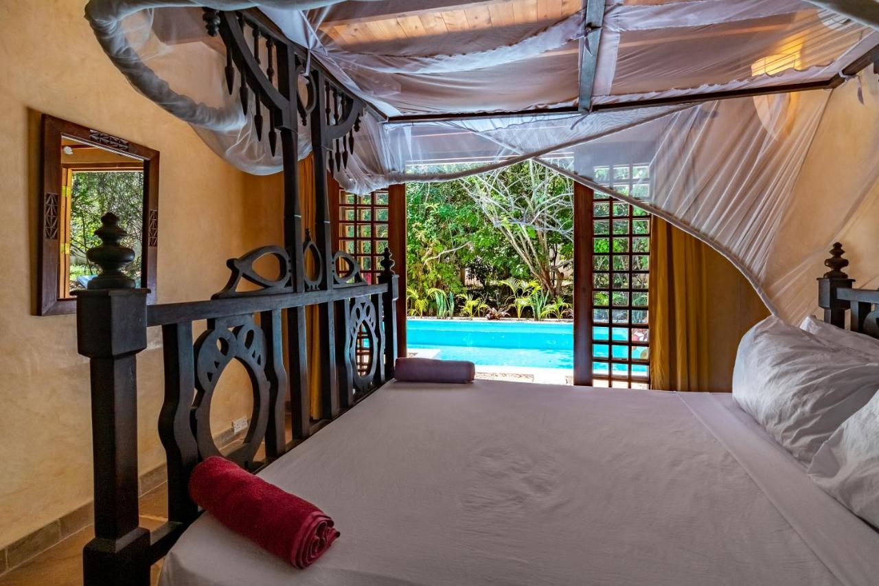Private Pool Cottage Diani Beach Exterior photo