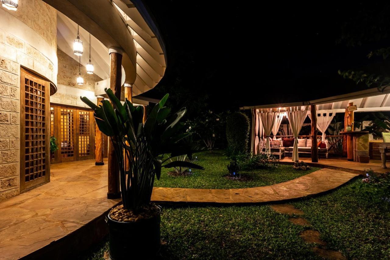 Private Pool Cottage Diani Beach Exterior photo